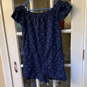 Vineyard Vines Sailboat Print Off the Shoulder Jumper- Shorts